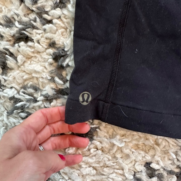 Lululemon capri pants size 6 - Picture 5 of 5